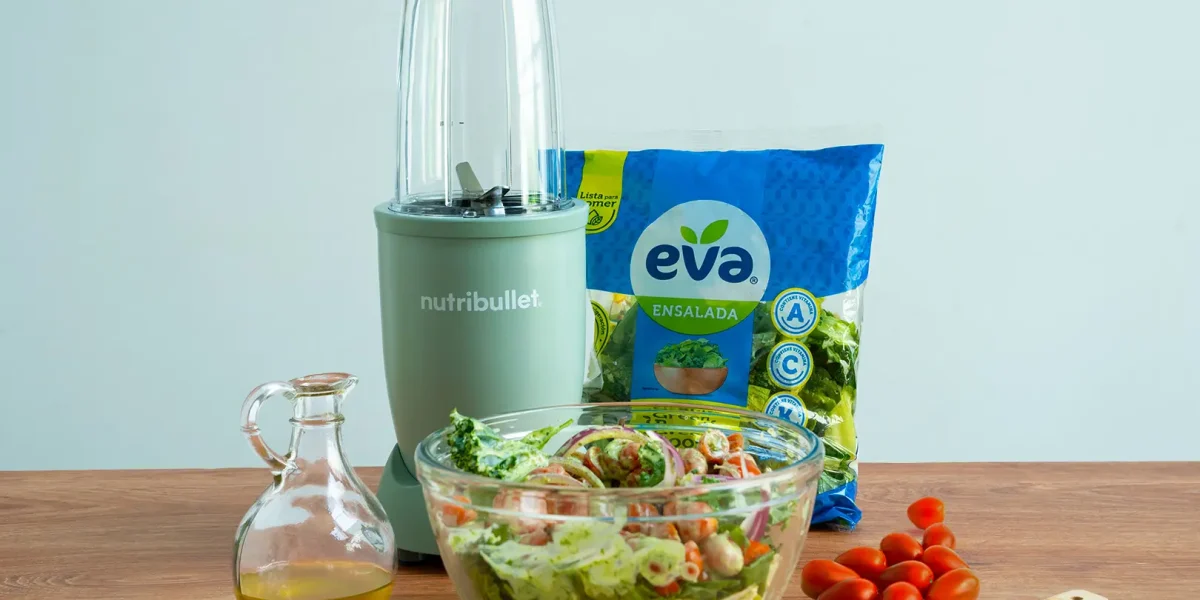 Reel_Nutribullet_Ensalada-Aderezo-Cilantro-Green-Boost-EVA_Julio2024_1080x1920_web