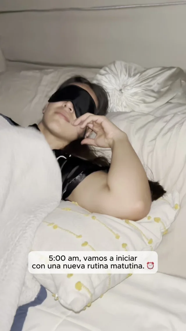 5:00 AM mood: dormir más o llevar la nutribullet 🥤 Spoiler: elegí energía.⁣
La licuadora portátil que va contigo al gym, a clases o donde tú vayas.⁣
⁣
Cuerpo activo, mente despierta y smoothie en la tote.⁣