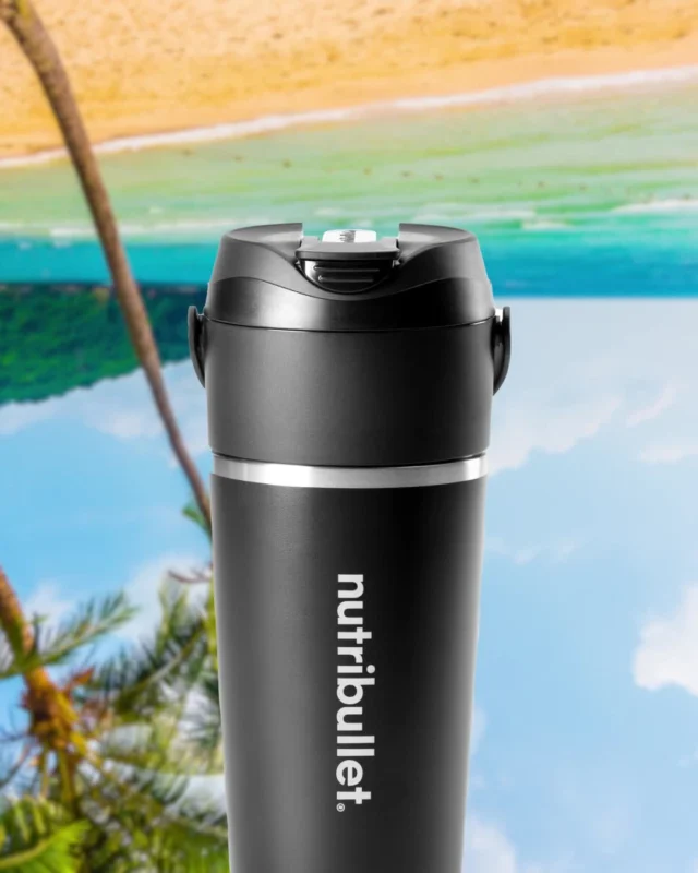 El verano se pone de cabeza… y tu smoothie también 🌊 Con nutribullet Flip; girar, presionar y disfrutar 😎⁣
⁣
🥤 Licúa donde estés⁣
🧊 Mantiene frío hasta por 24 horas⁣
🔋 Batería recargable⁣
⁣
No necesitas cocina. Solo flow. Este verano, dale la vuelta a tu rutina.⁣
⁣
🛒 Disponible en nutribulletmexico.com, Amazon y Mercado Libre.⁣