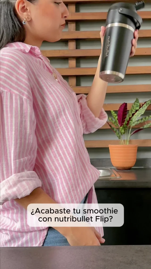 Tu nutribullet Flip limpio en 15 segundos. Sí, es real. ✨⁣
⁣
Sabemos que lo mejor de tu día es el smoothie, no tener que limpiarlo todo después. Por eso, hicimos que la limpieza fuera tan rápida como decir flip.⁣
⁣
Solo agrega agua, una gota de jabón y ¡listo! Tu Flip queda impecable y preparado para la siguiente receta ✅