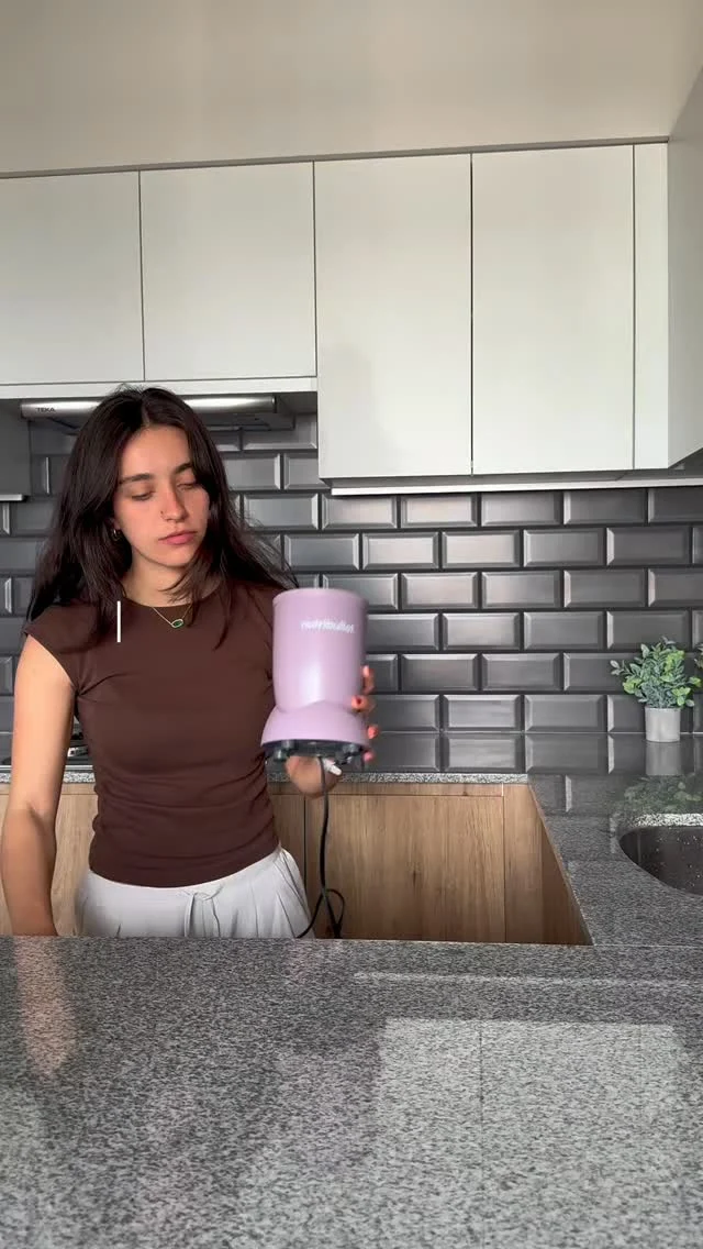 Haz de tu nutrición más simple y práctica. 💚⁣
⁣
Con nutribullet® prepara mezclas nutritivas de forma rápida, sin complicarte, perfectas para el día a día en casa.⁣