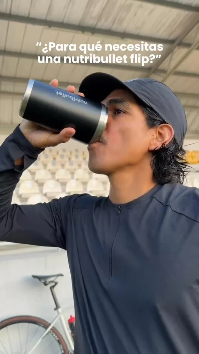 Si eres de los que no para en todo el día, la nueva nutribullet ® Flip es todo en uno, ideal para el gimnasio, tus viajes o una tarde de camping por su vaso termico, con asa. resistente y portátil. ⁣
 ⁣
 Haz clic en el enlace de nuestro perfil y dale la vuelta a tu rutina⁣