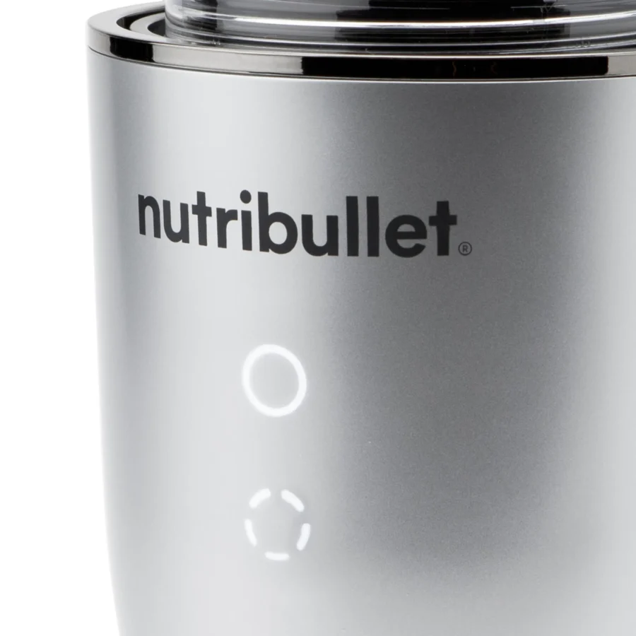 Detalle de los botones digitales de la nutribullet® Ultra en color silver a 45 grados sobre fondo blanco